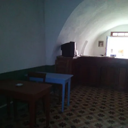 Ancien Cafe Des Annees 30 Belesta (Pyrenees-Orientales)
